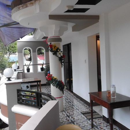 Vali-Joe Travel Lodge El Nido Bagian luar foto